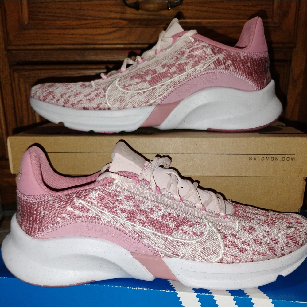 Nike Women's Pink Athletic Shoes. Without Tags / Never Worn  Brand New Condition